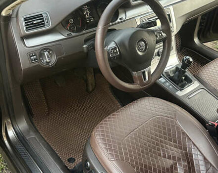 Коричневый Фольксваген Пассат, объемом двигателя 1.6 л и пробегом 285 тыс. км за 8200 $, фото 10 на Automoto.ua