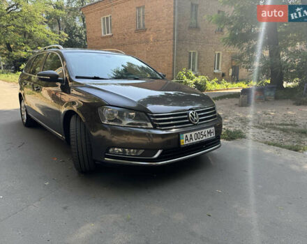 Коричневый Фольксваген Пассат, объемом двигателя 2 л и пробегом 244 тыс. км за 11800 $, фото 3 на Automoto.ua