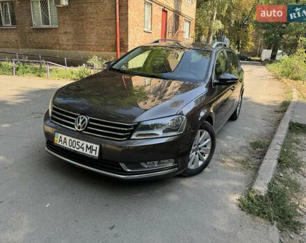 Коричневый Фольксваген Пассат, объемом двигателя 2 л и пробегом 244 тыс. км за 11800 $, фото 2 на Automoto.ua