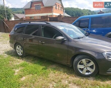 Коричневый Фольксваген Пассат, объемом двигателя 1.6 л и пробегом 300 тыс. км за 10500 $, фото 4 на Automoto.ua