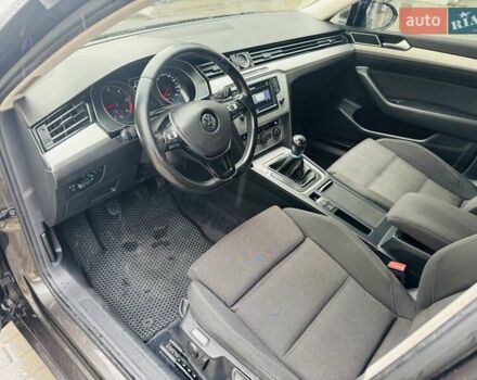 Коричневый Фольксваген Пассат, объемом двигателя 1.6 л и пробегом 333 тыс. км за 10900 $, фото 8 на Automoto.ua