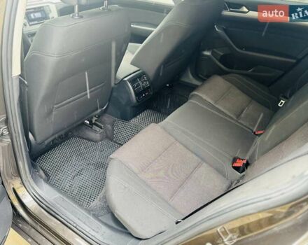 Коричневый Фольксваген Пассат, объемом двигателя 1.6 л и пробегом 333 тыс. км за 10900 $, фото 10 на Automoto.ua