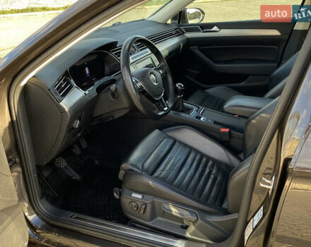 Коричневый Фольксваген Пассат, объемом двигателя 1.97 л и пробегом 265 тыс. км за 13750 $, фото 18 на Automoto.ua