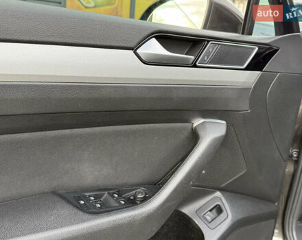 Коричневий Фольксваген Пассат, об'ємом двигуна 2 л та пробігом 200 тис. км за 15800 $, фото 51 на Automoto.ua