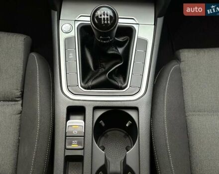 Коричневий Фольксваген Пассат, об'ємом двигуна 1.6 л та пробігом 276 тис. км за 12900 $, фото 18 на Automoto.ua