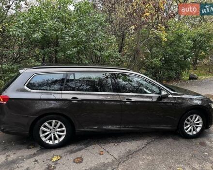 Коричневий Фольксваген Пассат, об'ємом двигуна 1.6 л та пробігом 276 тис. км за 12900 $, фото 5 на Automoto.ua