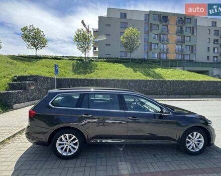 Коричневый Фольксваген Пассат, объемом двигателя 1.6 л и пробегом 210 тыс. км за 17715 $, фото 8 на Automoto.ua