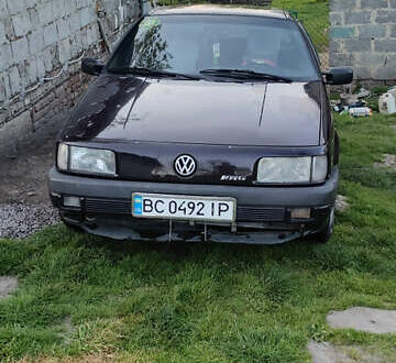 Фольксваген Пассат 1992 у Городке на Automoto.ua Коричневий Фольксваген Пассат, об'ємом двигуна 1.98 л та пробігом 360 тис. км за 1000 $, фото 1 на Automoto.ua