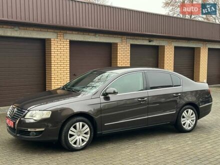 Коричневий Фольксваген Пассат, об'ємом двигуна 1.6 л та пробігом 270 тис. км за 6200 $, фото 1 на Automoto.ua