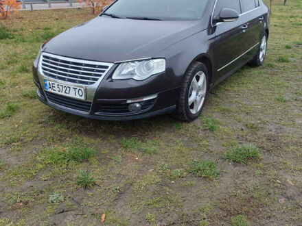 Коричневый Фольксваген Пассат, объемом двигателя 1.6 л и пробегом 350 тыс. км за 5800 $, фото 1 на Automoto.ua