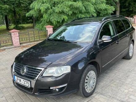 Фольксваген Пассат 2008 в Владимирце на Automoto.ua Коричневый Фольксваген Пассат, объемом двигателя 2 л и пробегом 400 тыс. км за 2800 $, фото 1 на Automoto.ua