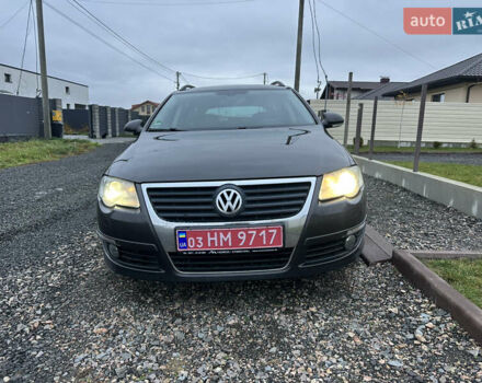 Коричневый Фольксваген Пассат, объемом двигателя 2 л и пробегом 340 тыс. км за 7700 $, фото 1 на Automoto.ua