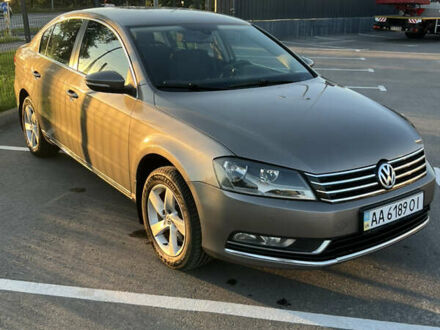 Коричневий Фольксваген Пассат, об'ємом двигуна 1.8 л та пробігом 300 тис. км за 8200 $, фото 1 на Automoto.ua