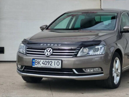 Фольксваген Пассат 2011 в Сарнах на Automoto.ua Коричневый Фольксваген Пассат, объемом двигателя 1.97 л и пробегом 301 тыс. км за 10800 $, фото 1 на Automoto.ua