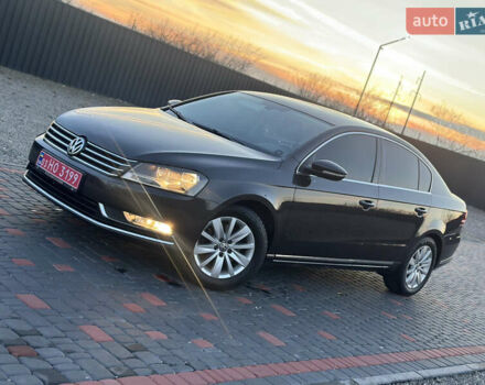 Коричневый Фольксваген Пассат, объемом двигателя 1.39 л и пробегом 215 тыс. км за 10500 $, фото 1 на Automoto.ua