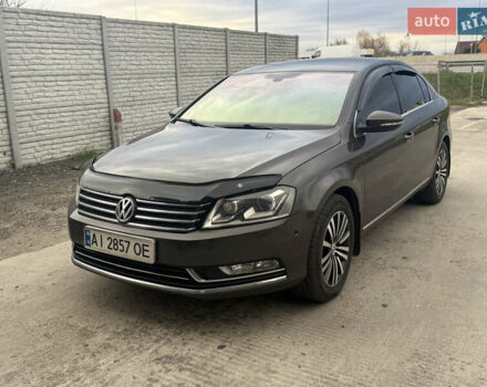 Коричневый Фольксваген Пассат, объемом двигателя 1.8 л и пробегом 242 тыс. км за 11000 $, фото 1 на Automoto.ua