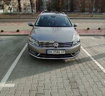 Коричневий Фольксваген Пассат, об'ємом двигуна 2 л та пробігом 228 тис. км за 13500 $, фото 1 на Automoto.ua