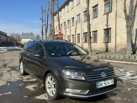 Фольксваген Пассат 2012 в Ровно на Automoto.ua Коричневый Фольксваген Пассат, объемом двигателя 1.6 л и пробегом 280 тыс. км за 8899 $, фото 1 на Automoto.ua