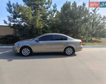 Коричневый Фольксваген Пассат, объемом двигателя 1.8 л и пробегом 220 тыс. км за 11500 $, фото 1 на Automoto.ua
