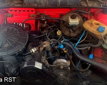 Червоний Фольксваген Пассат, об'ємом двигуна 1.6 л та пробігом 294 тис. км за 1200 $, фото 11 на Automoto.ua