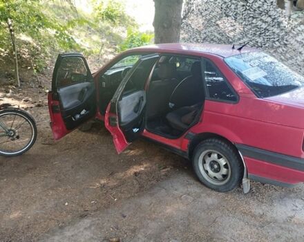 Красный Фольксваген Пассат, объемом двигателя 1.8 л и пробегом 617 тыс. км за 1600 $, фото 1 на Automoto.ua