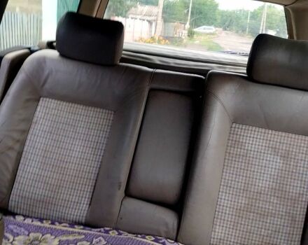 Красный Фольксваген Пассат, объемом двигателя 1.9 л и пробегом 385 тыс. км за 1500 $, фото 4 на Automoto.ua