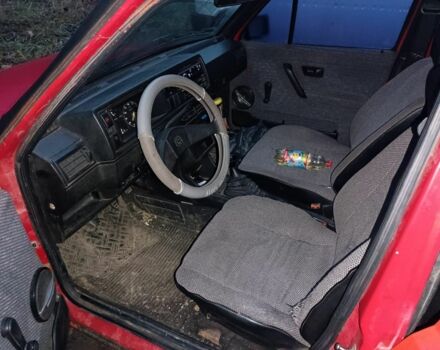 Красный Фольксваген Пассат, объемом двигателя 1.6 л и пробегом 253 тыс. км за 830 $, фото 4 на Automoto.ua