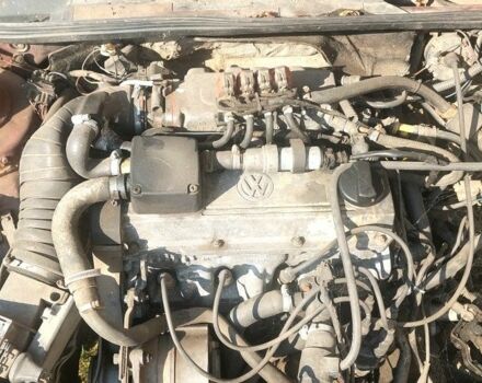 Красный Фольксваген Пассат, объемом двигателя 1.8 л и пробегом 293 тыс. км за 1100 $, фото 12 на Automoto.ua