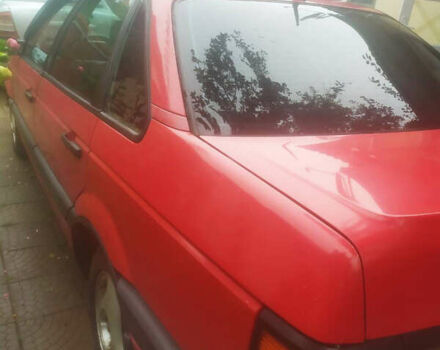 Красный Фольксваген Пассат, объемом двигателя 1.8 л и пробегом 350 тыс. км за 2100 $, фото 4 на Automoto.ua