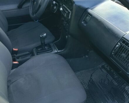 Красный Фольксваген Пассат, объемом двигателя 1.8 л и пробегом 360 тыс. км за 1200 $, фото 6 на Automoto.ua