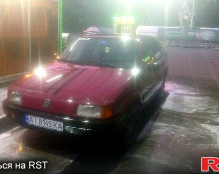 Красный Фольксваген Пассат, объемом двигателя 1.8 л и пробегом 430 тыс. км за 2000 $, фото 2 на Automoto.ua
