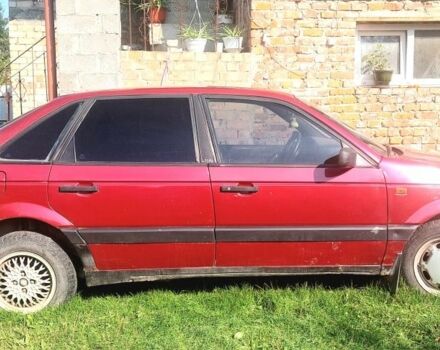 Красный Фольксваген Пассат, объемом двигателя 1.8 л и пробегом 293 тыс. км за 1100 $, фото 3 на Automoto.ua