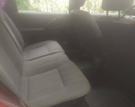 Красный Фольксваген Пассат, объемом двигателя 1.8 л и пробегом 350 тыс. км за 2100 $, фото 2 на Automoto.ua