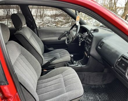 Червоний Фольксваген Пассат, об'ємом двигуна 1.8 л та пробігом 385 тис. км за 2700 $, фото 7 на Automoto.ua