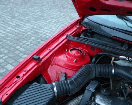 Червоний Фольксваген Пассат, об'ємом двигуна 1.8 л та пробігом 325 тис. км за 1275 $, фото 12 на Automoto.ua