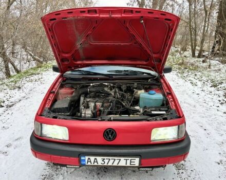 Червоний Фольксваген Пассат, об'ємом двигуна 1.8 л та пробігом 385 тис. км за 2700 $, фото 4 на Automoto.ua