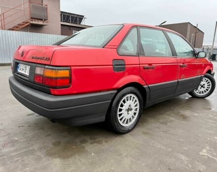 Красный Фольксваген Пассат, объемом двигателя 1.6 л и пробегом 380 тыс. км за 1000 $, фото 4 на Automoto.ua