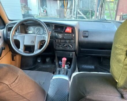 Красный Фольксваген Пассат, объемом двигателя 2 л и пробегом 398 тыс. км за 61000 $, фото 4 на Automoto.ua