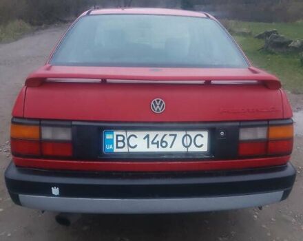 Червоний Фольксваген Пассат, об'ємом двигуна 1.6 л та пробігом 300 тис. км за 1500 $, фото 6 на Automoto.ua