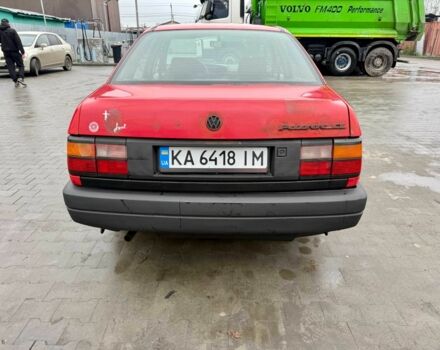 Красный Фольксваген Пассат, объемом двигателя 1.6 л и пробегом 380 тыс. км за 1000 $, фото 3 на Automoto.ua