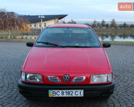 Червоний Фольксваген Пассат, об'ємом двигуна 1.8 л та пробігом 366 тис. км за 1650 $, фото 1 на Automoto.ua