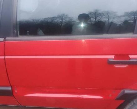 Червоний Фольксваген Пассат, об'ємом двигуна 1.6 л та пробігом 300 тис. км за 1500 $, фото 1 на Automoto.ua