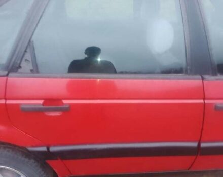 Червоний Фольксваген Пассат, об'ємом двигуна 1.6 л та пробігом 300 тис. км за 1500 $, фото 10 на Automoto.ua