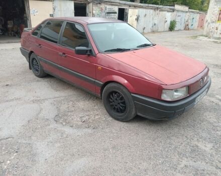 Красный Фольксваген Пассат, объемом двигателя 1.8 л и пробегом 335 тыс. км за 1700 $, фото 1 на Automoto.ua