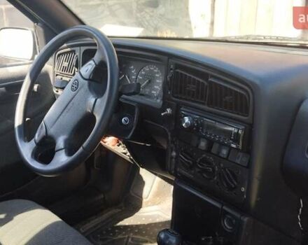 Красный Фольксваген Пассат, объемом двигателя 1.6 л и пробегом 356 тыс. км за 1300 $, фото 6 на Automoto.ua