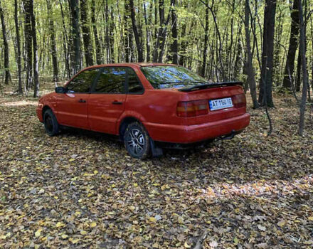 Красный Фольксваген Пассат, объемом двигателя 1.8 л и пробегом 400 тыс. км за 1850 $, фото 3 на Automoto.ua