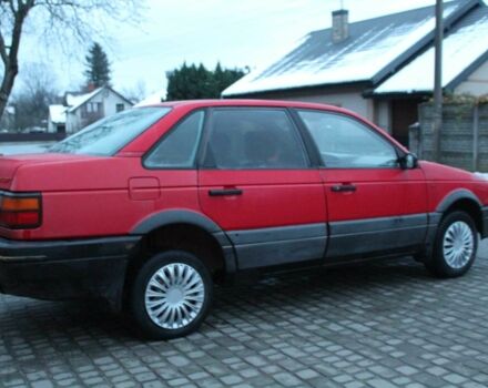 Червоний Фольксваген Пассат, об'ємом двигуна 1.8 л та пробігом 325 тис. км за 1275 $, фото 2 на Automoto.ua