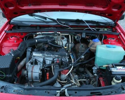 Червоний Фольксваген Пассат, об'ємом двигуна 1.8 л та пробігом 325 тис. км за 1275 $, фото 11 на Automoto.ua