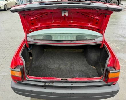 Красный Фольксваген Пассат, объемом двигателя 1.6 л и пробегом 380 тыс. км за 1000 $, фото 11 на Automoto.ua