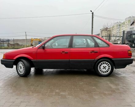 Красный Фольксваген Пассат, объемом двигателя 1.6 л и пробегом 380 тыс. км за 1000 $, фото 1 на Automoto.ua